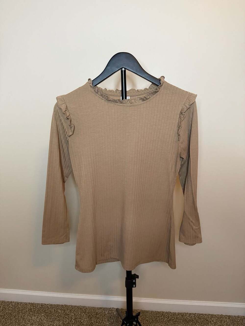 Hayden Los Angeles Tan Ribbed‎ Ruffle Trim Long Sleeve Top Size M